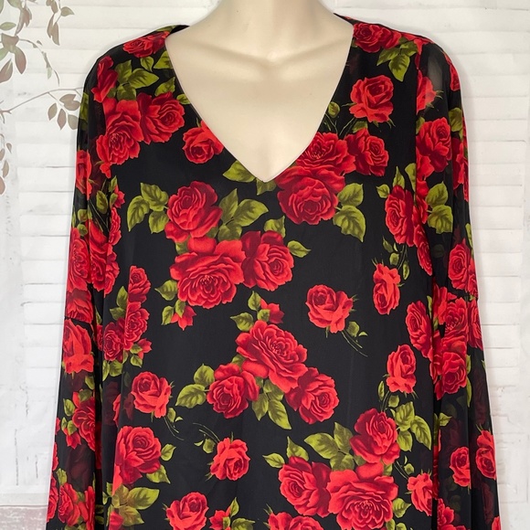 FOREVER 21 Womens Black Red Roses Chiffon B Neck Top Blouse Sz. Small Pre-owned - Picture 2 of 14
